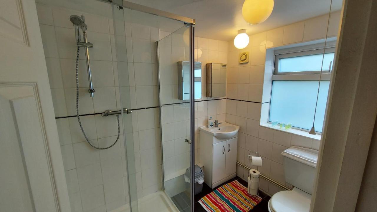 Gillings Villa -Perfect For Long & Short Stays Gillingham  Εξωτερικό φωτογραφία