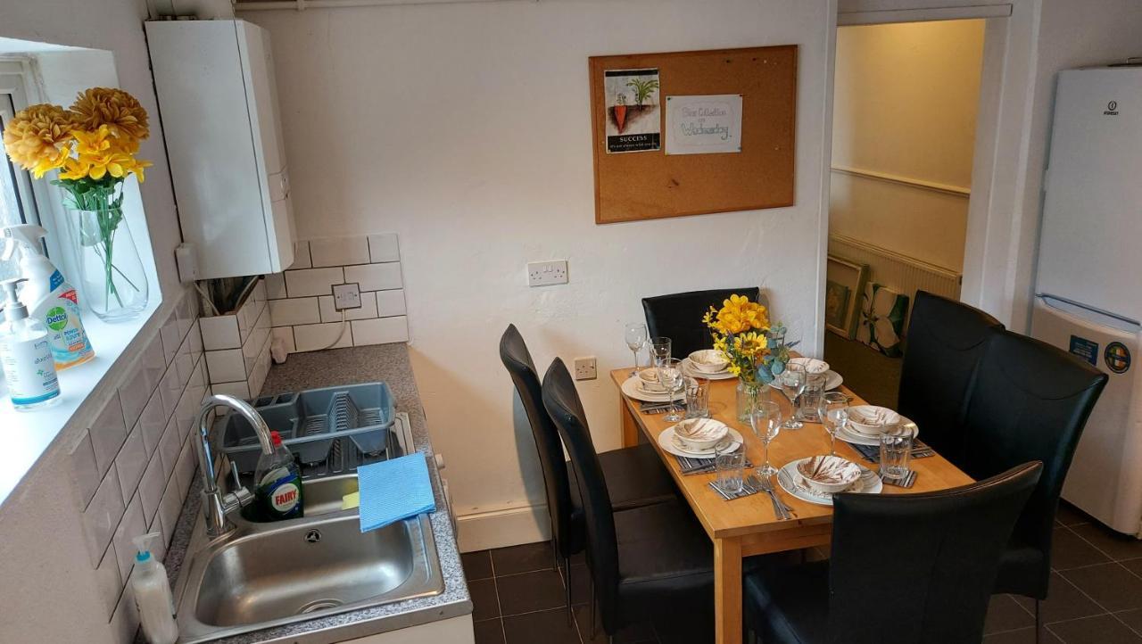Gillings Villa -Perfect For Long & Short Stays Gillingham  Εξωτερικό φωτογραφία