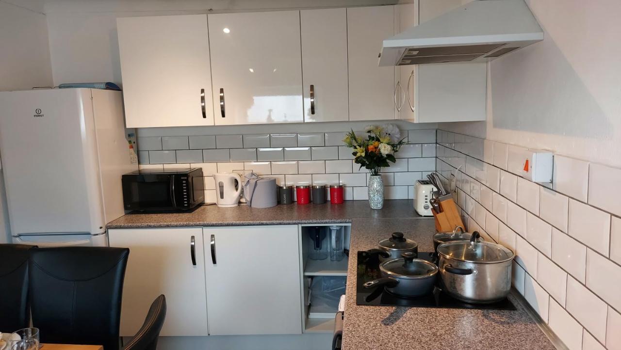 Gillings Villa -Perfect For Long & Short Stays Gillingham  Εξωτερικό φωτογραφία