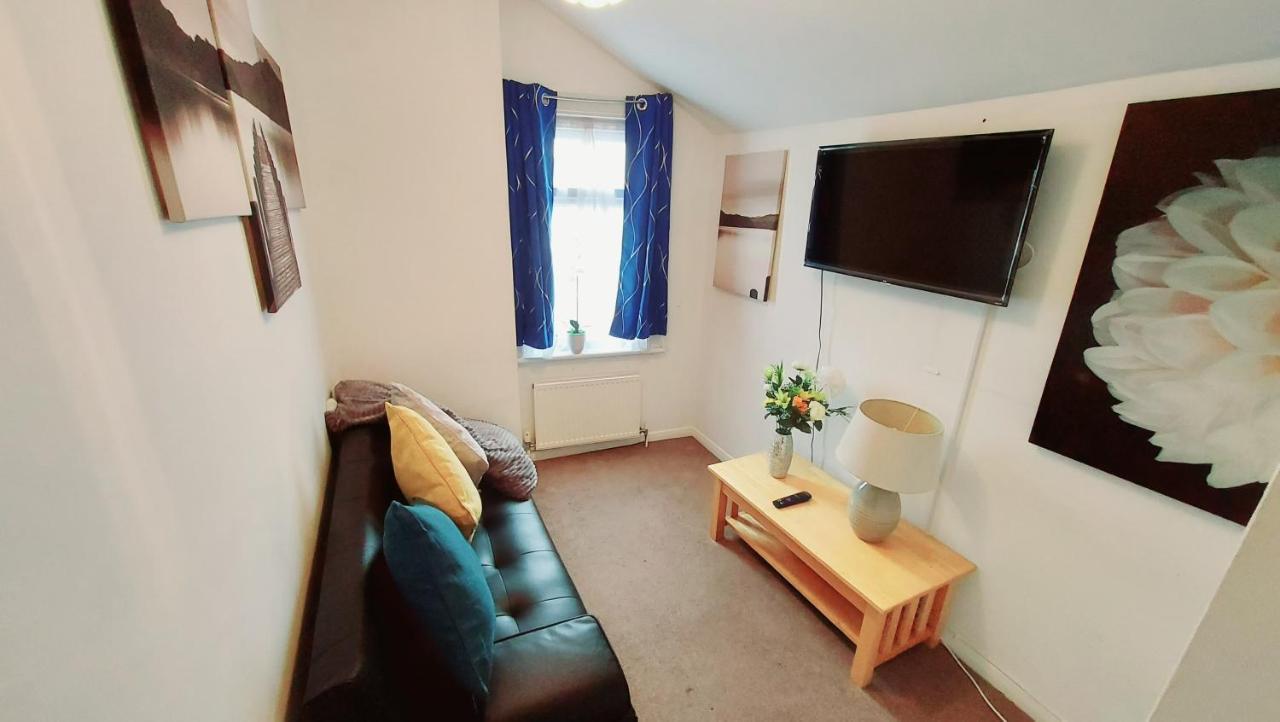Gillings Villa -Perfect For Long & Short Stays Gillingham  Εξωτερικό φωτογραφία
