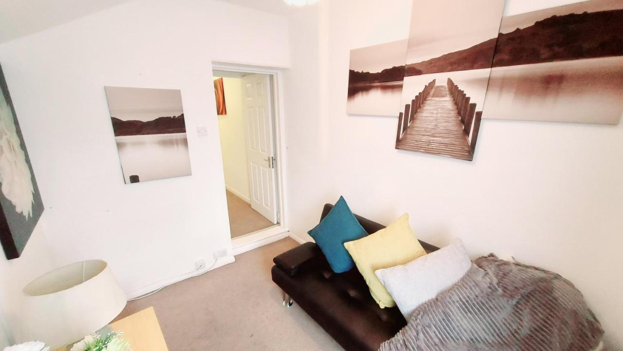 Gillings Villa -Perfect For Long & Short Stays Gillingham  Εξωτερικό φωτογραφία