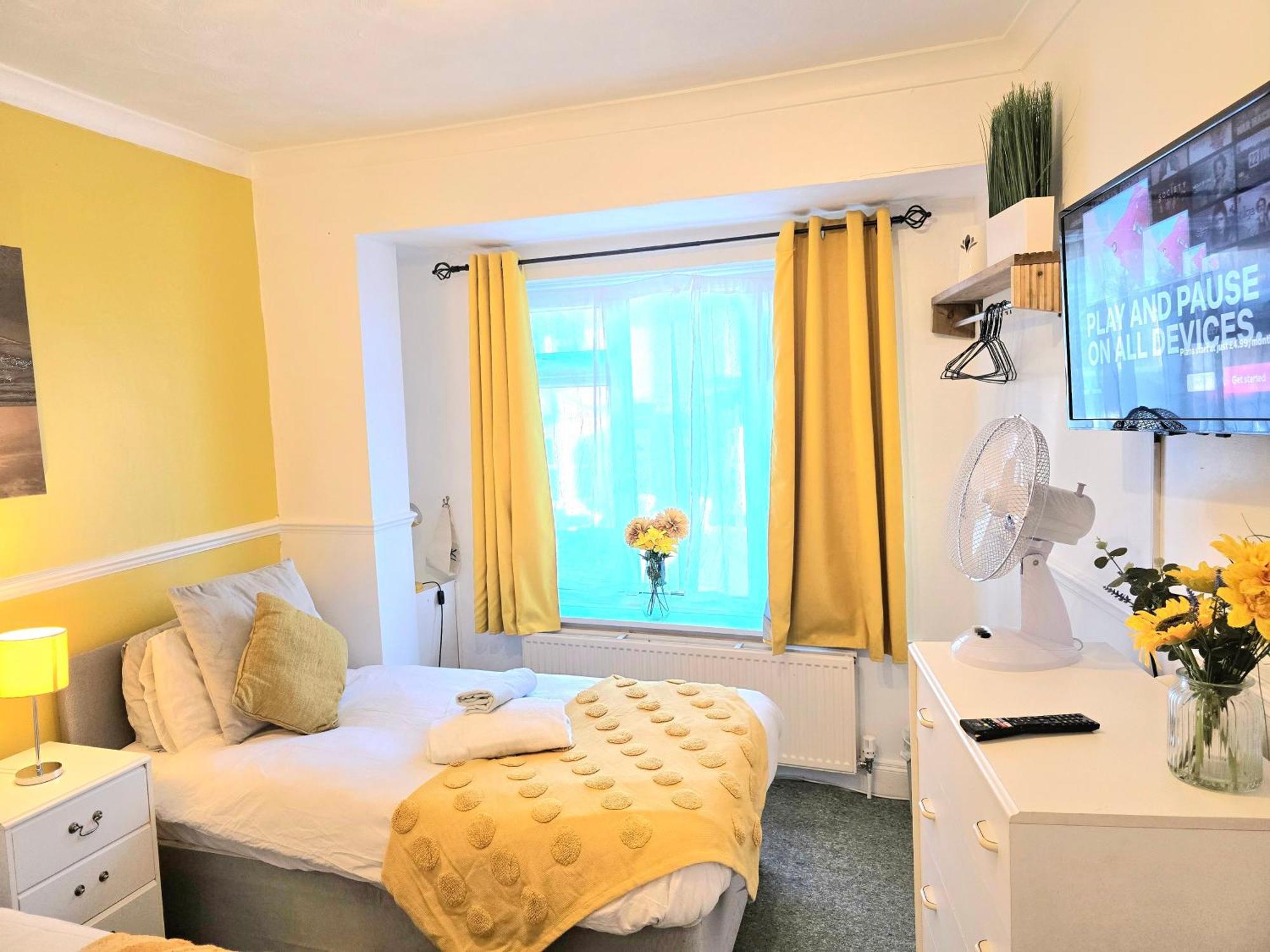 Gillings Villa -Perfect For Long & Short Stays Gillingham  Εξωτερικό φωτογραφία