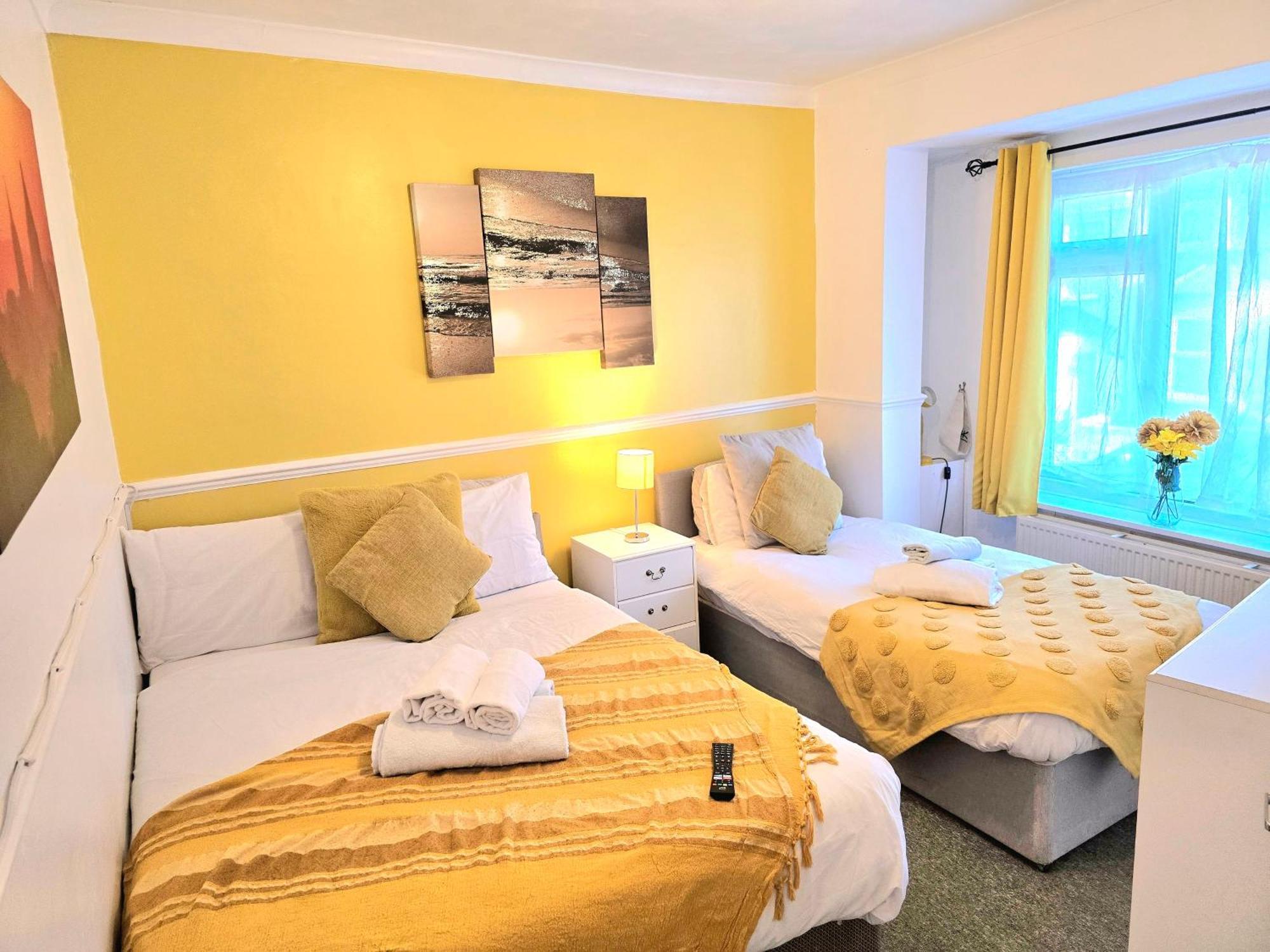 Gillings Villa -Perfect For Long & Short Stays Gillingham  Εξωτερικό φωτογραφία
