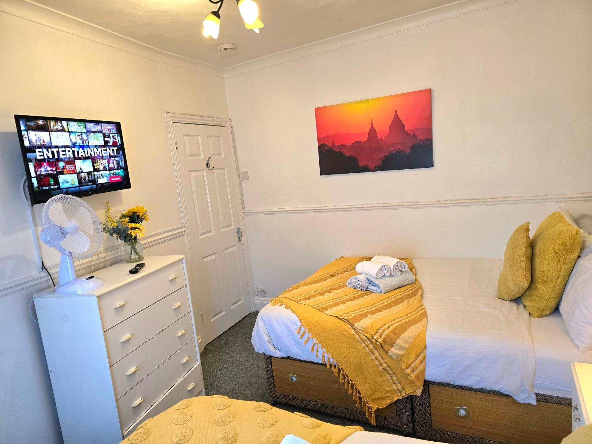 Gillings Villa -Perfect For Long & Short Stays Gillingham  Εξωτερικό φωτογραφία